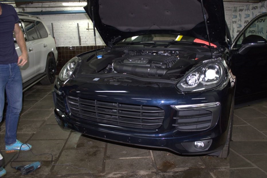 Porsche Cayenne - оклеивание защитной пленкой Suntek