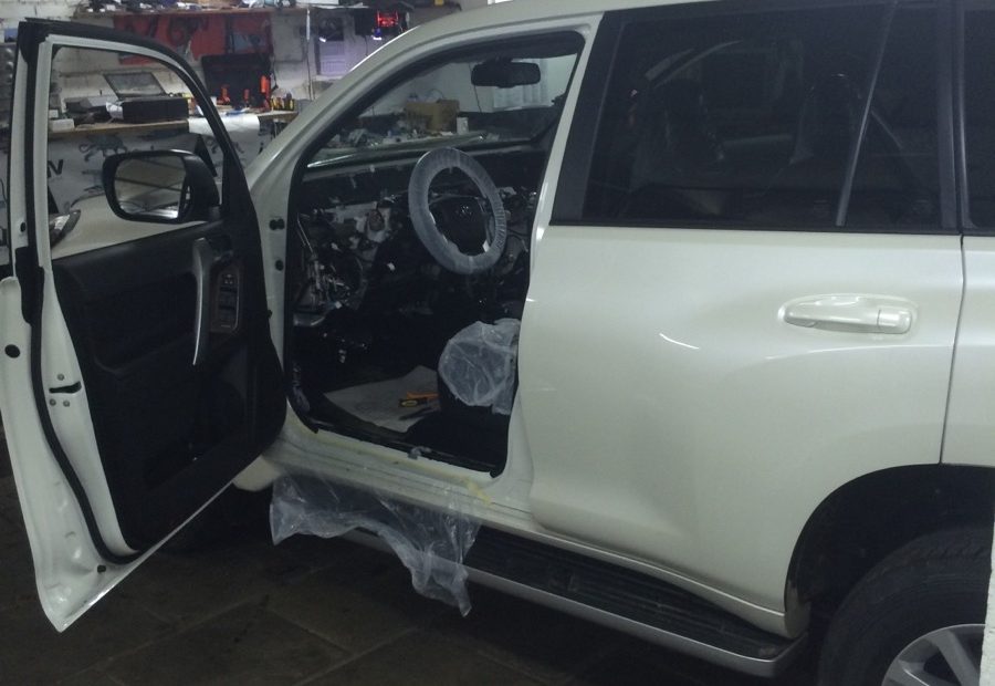 Оклеивание защитной пленкой Toyota Land Cruiser Prado 150